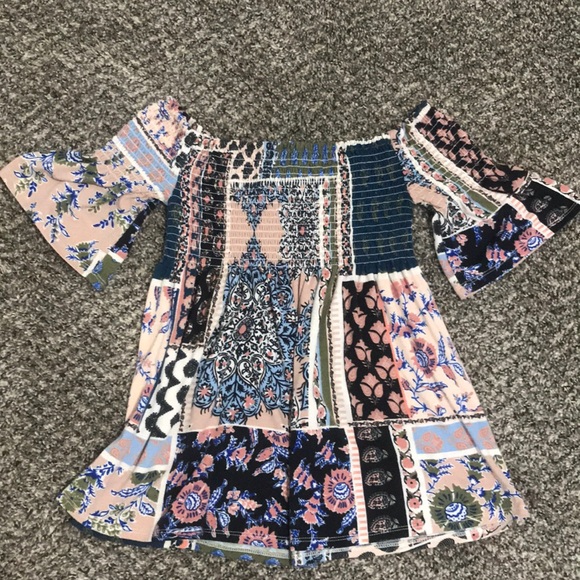 Tops - Off the shoulder floral top